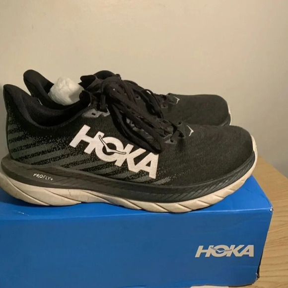 1525: Pro Fly-Black/White-US 11.5 Mens - Picture 1 of 4